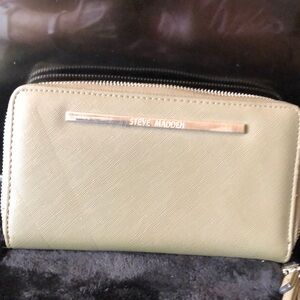 Steve Madden Green Wallet Stylish Accessory
